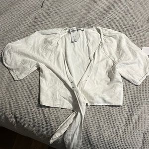 New Women’s Abercrombie and Fitch white overshirt size M with tags